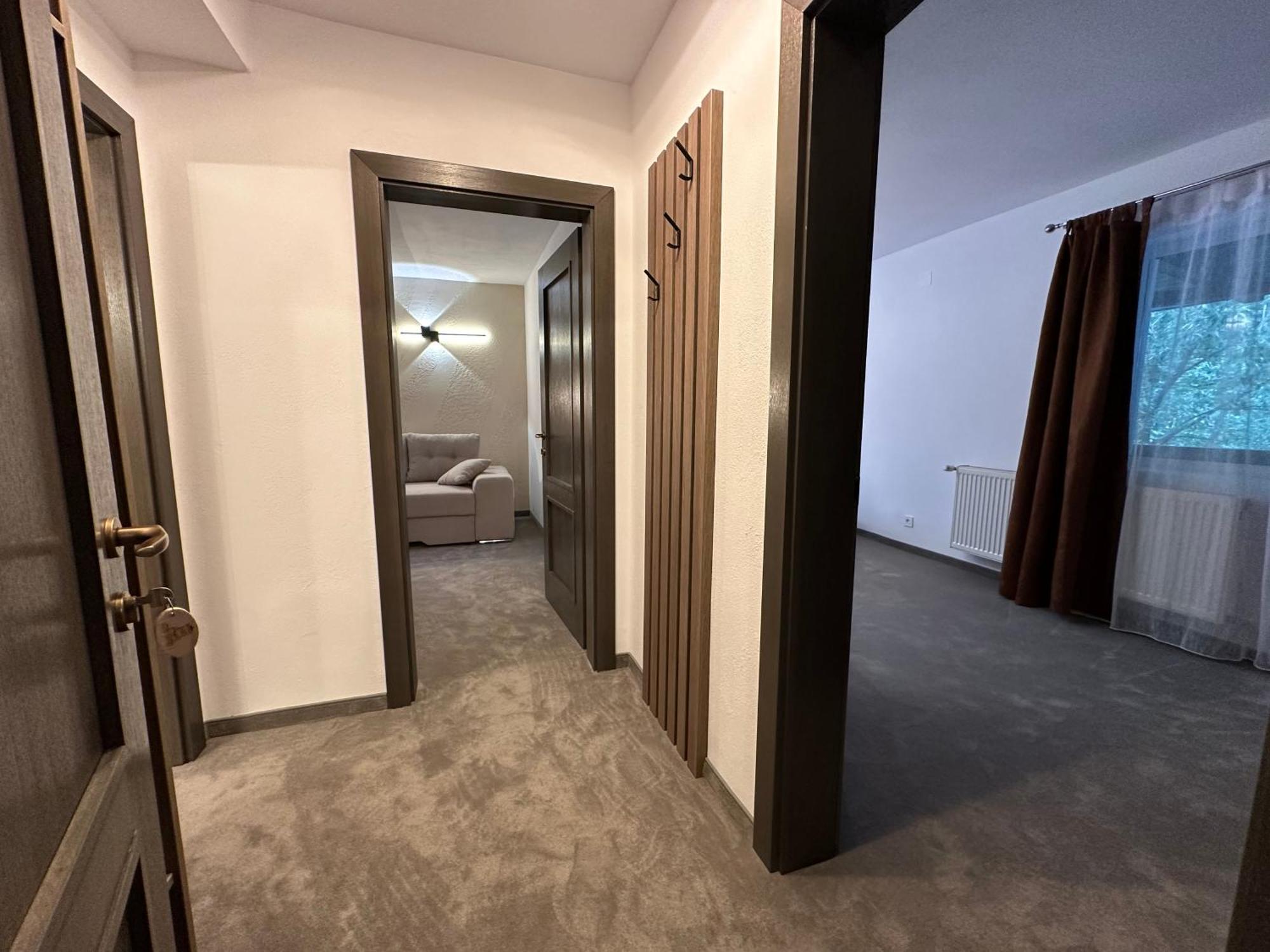 Regina Muntilor A Hotell Moeciu De Sus Exteriör bild