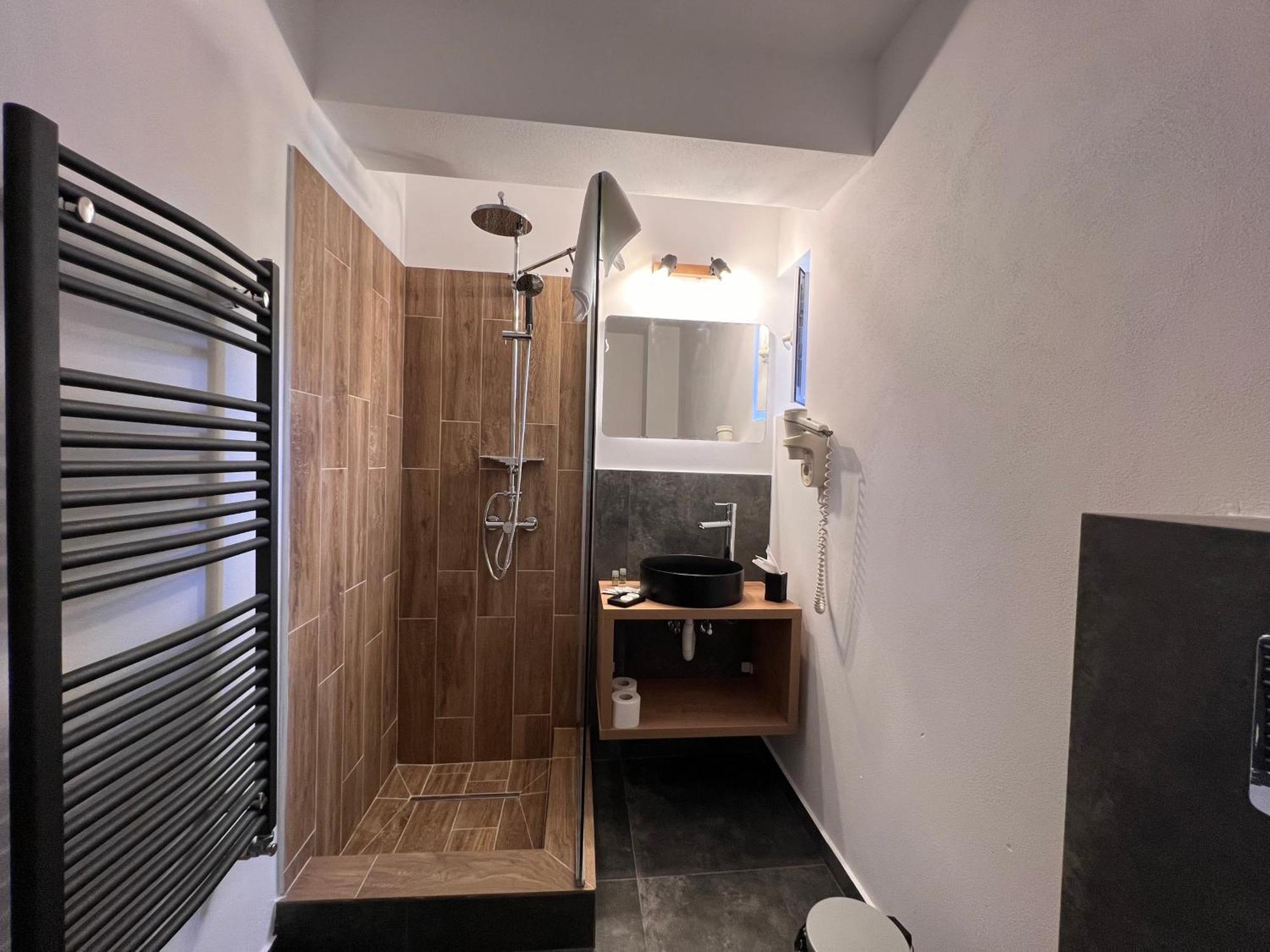 Regina Muntilor A Hotell Moeciu De Sus Exteriör bild